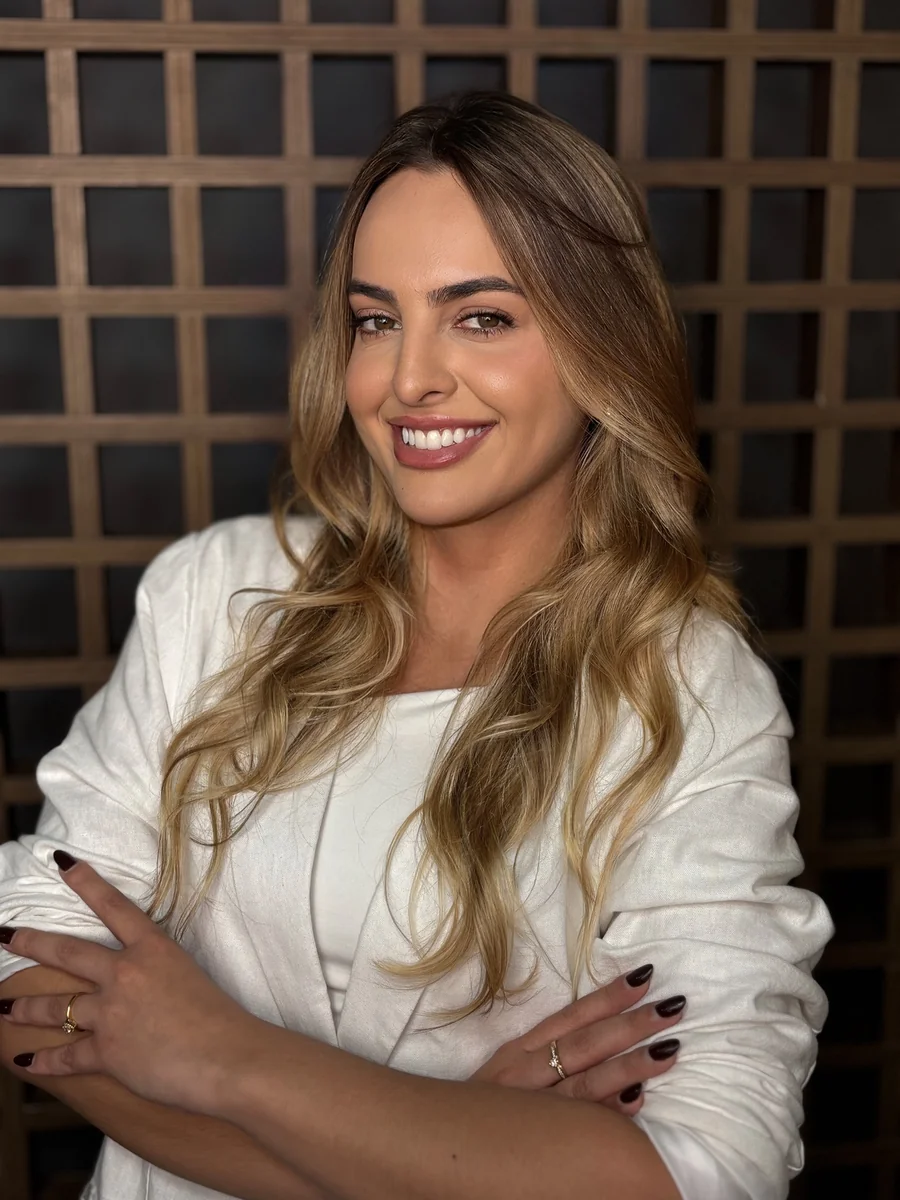 Ana Clara Dell'Osso, biomédica esteta, em seu consultório
